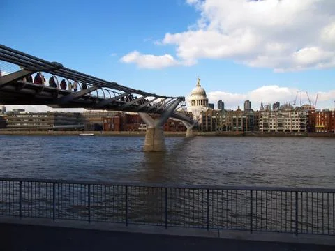 Millenniam bridge 스톡 사진