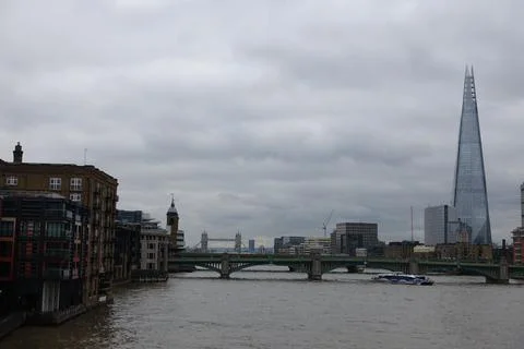 Millennium Bridge from the riverside Stock Photos