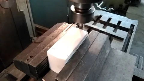 Milling, machine, preparation, groove, mill 動画素材 75649227