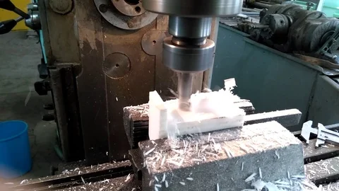 Milling, machine, preparation, groove, mill 動画素材 75649524