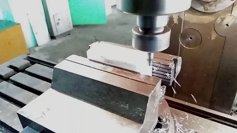 Milling, machine, preparation, groove, mill 動画素材 75651133