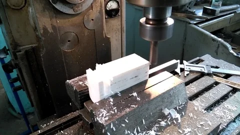 Milling, machine, preparation, groove, mill 動画素材 75659140
