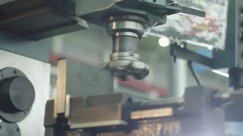 Milling machine processes metal workpiece Stock-Footage 172189240