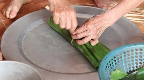 Millstone pounding meat, making daily dish Video stock 49708945