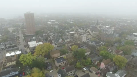 Milwaukee in Fog 库存影片 134498669