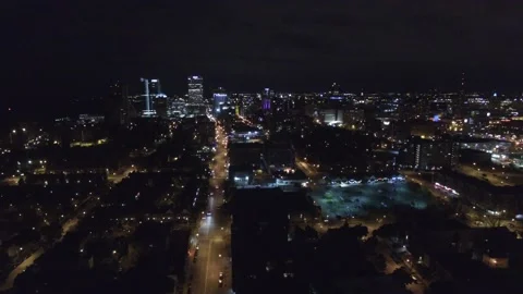 Milwaukee at night 库存影片 134498659