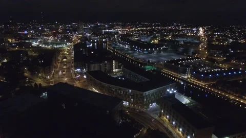 Milwaukee River at Night 库存影片 134498668