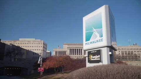 Milwaukee sign in front of county courthouse Stock Footage 84788276