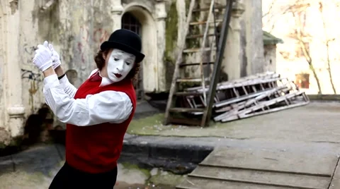 Mim  shows Stock Footage 47502481