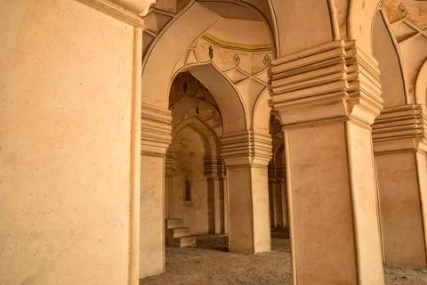 Minaret at old Mosque inside View at the tombs of the seven Qutub Shahi rul.. Foto stock