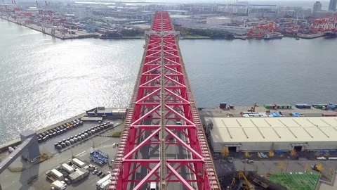 Minato bridge or Red bridge cross over Osaka sea port, Kansai, Osaka Vidéo 93915387