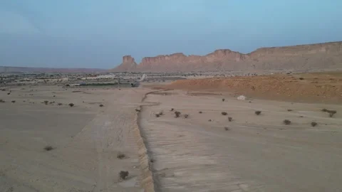 Mind Blowing Tuwaiq Mountains Range in Riyadh Saudi Arabia 스톡 동영상 290946331
