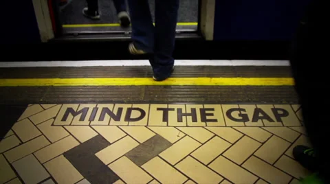 Mind the gap - HD 스톡 동영상 37618709