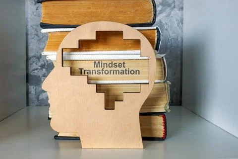 Mindset transformation concept with brain and books. Personal growth develo.. Stock-Fotos