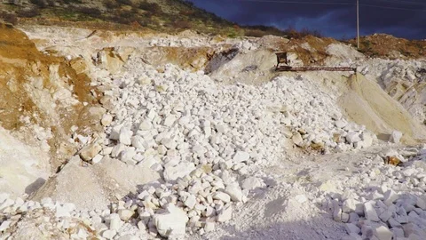 Mine 2 動画素材 123179841