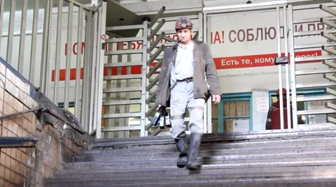 Miner goes to the mine Video stock 68395797