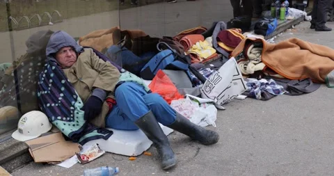 Miners protesting on the street during winter Video stock 170013138