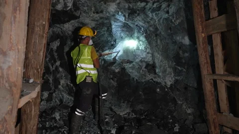 Miner's work in a chrome mine 스톡 동영상 241721123