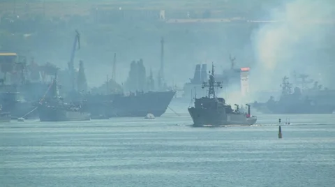 Minesweeper in harbor. Video stock 7910297