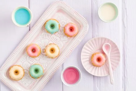 Mini bundt cakes Stock Photos