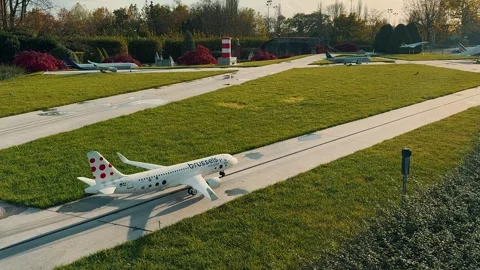 Mini-Europe 33 Video stock 325968507