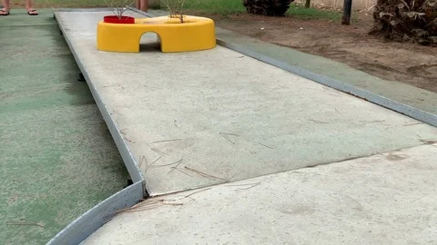 Mini golf game close up Video stock 115722111