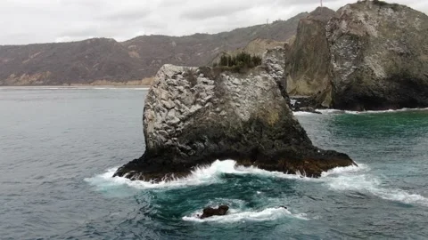 Mini Island cloudy Vídeos de archivo 134914389