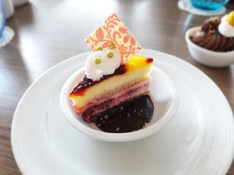 Mini layer cake on little white cup Fotos Stock