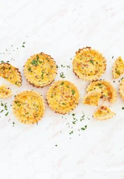 Mini quiche with bacon bits Foto stock