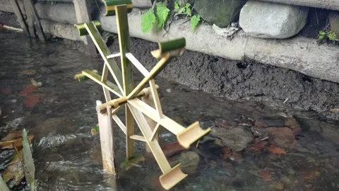 Mini water wheel Video stock 289437594