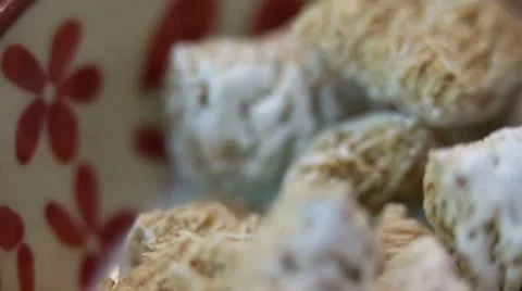 Mini Wheats Macro.mp4 Видео 21933673