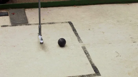 Minigolf: tee off (ProRes422) Stock Footage 75863518