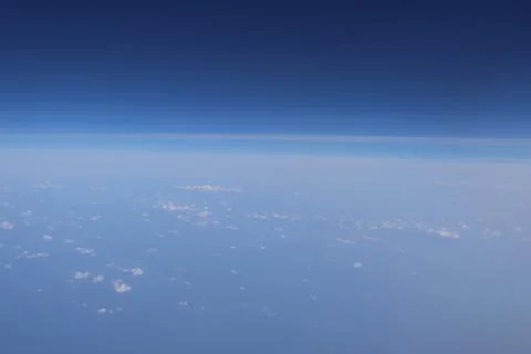Minimal horizon cloud layer blue gradient Foto stock