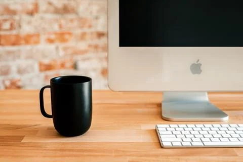 Minimal Mac and mug Foto stock
