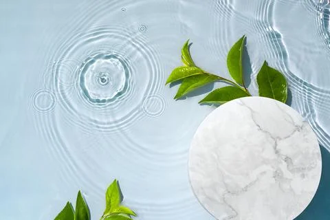 Minimal modern empty product display on water background with waves and spl.. Stock Photos