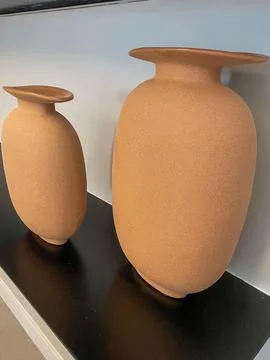 Minimalist ceramic vases Stock-Fotos