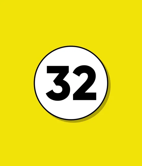 Minimalist countdown animation with number thirty two appearing on white ci.. Stock Footage 332396440