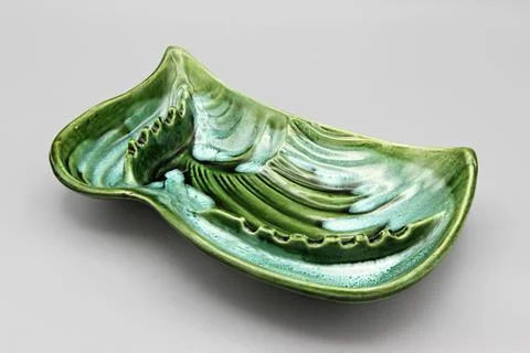 Minimalist Drip Glazed Large Ceramic Ashtray, Calif USA Ashtray, Retro 库存照片
