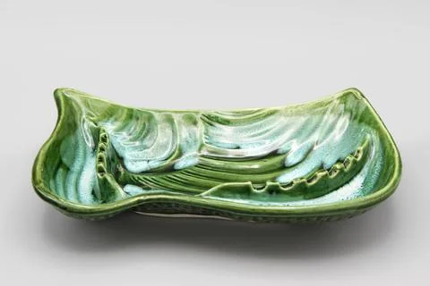 Minimalist Drip Glazed Large Ceramic Ashtray, Calif USA Ashtray, Retro 库存照片