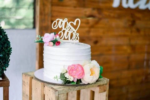 Minimalist Wedding Cake Stock Photos