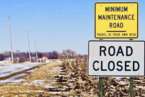 Minimum Maintenance Closed Sign Stock Photos