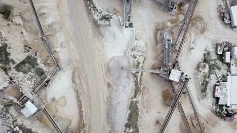 Mining and processing plant, mineral piles and sand Industrial building. 스톡 동영상 156294373