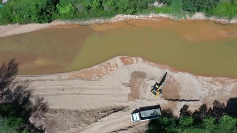 Mining beside river in rainforest. Video stock 133971760
