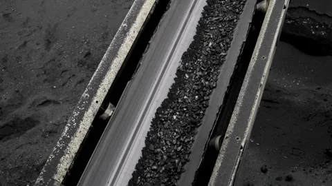 Mining coal conveyor belt machine loading coal mine 4k HD Stock-Footage 334654833