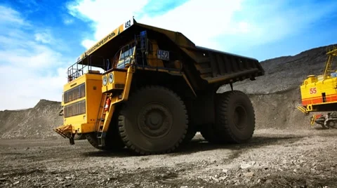 Mining dump truck 010 Vídeos de archivo 8301454