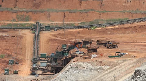 Mining dump trucks 库存影片 39288589