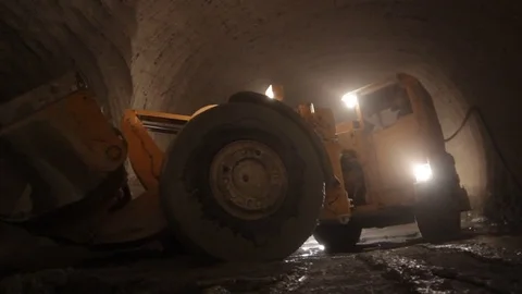 Mining Machinery Moves in Limestone Mine Vídeos de archivo 72680553