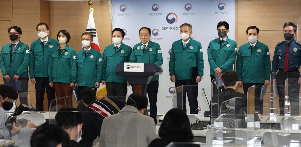 Ministers give briefing on additional return-to-work order on striking truckers, Stock Photos