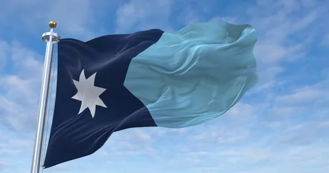 Minnesota flag with flagpole waving in rolling clouds looping, 4K (Perfect Loop) 库存影片 277401341