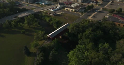 Minnesota's only remaining original functioning covered bridge - Zumbrota. 動画素材 254516679